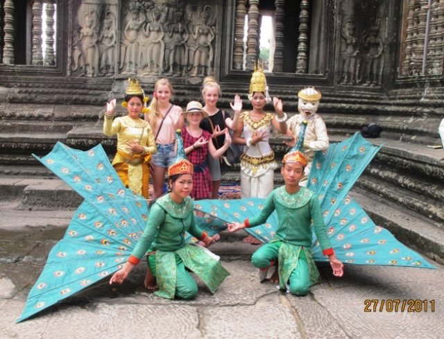 angkorwatdancers1.jpg