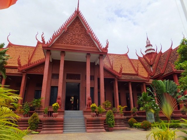 nationalmuseumphnompenh.jpg