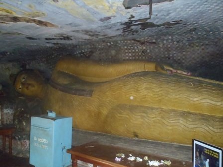 cavetemplerecliningbudda.jpg