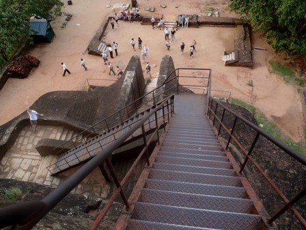 sigiriyacitypalacestairs2.jpg