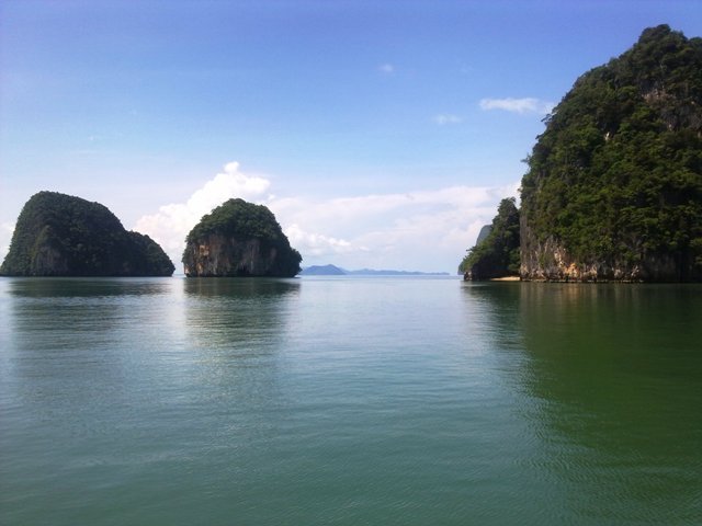 islandsinphangbay.jpg