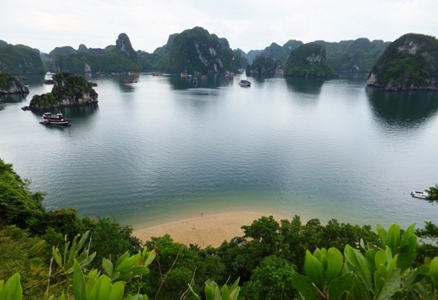 halongbay11.jpg