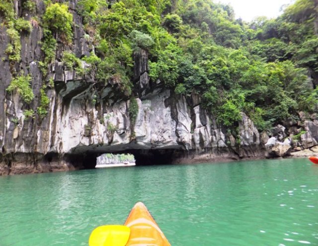 halongbaykayaktrip3.jpg
