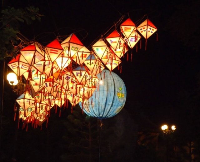 hoianlanterns.jpg