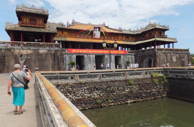 hueimperialcitadelentrance.jpg