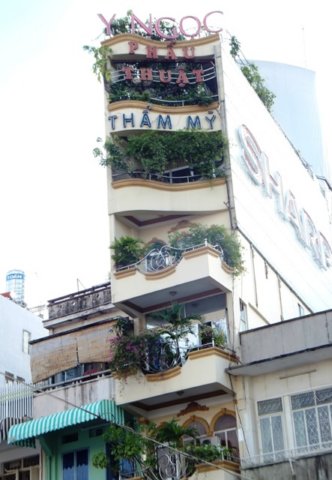 saigonbuidling.jpg
