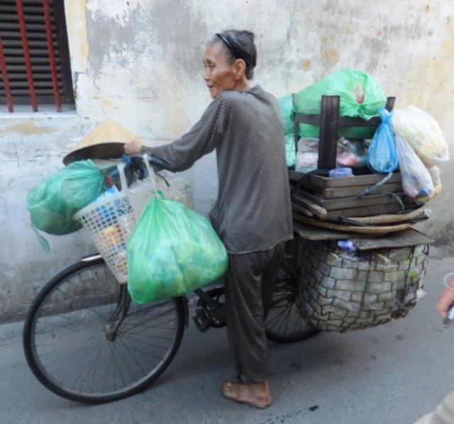 vietnambicycleload.jpg